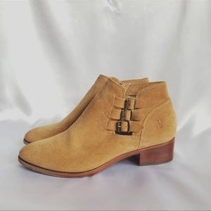 EUC Frye Womens Ray Bootie Ankle Boot Tan Suede Women’s Size 8 M